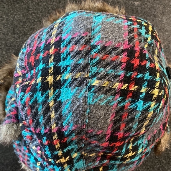 Claire’s - plaid Faux Fur Aviator Style Hat for women - Picture 14 of 14